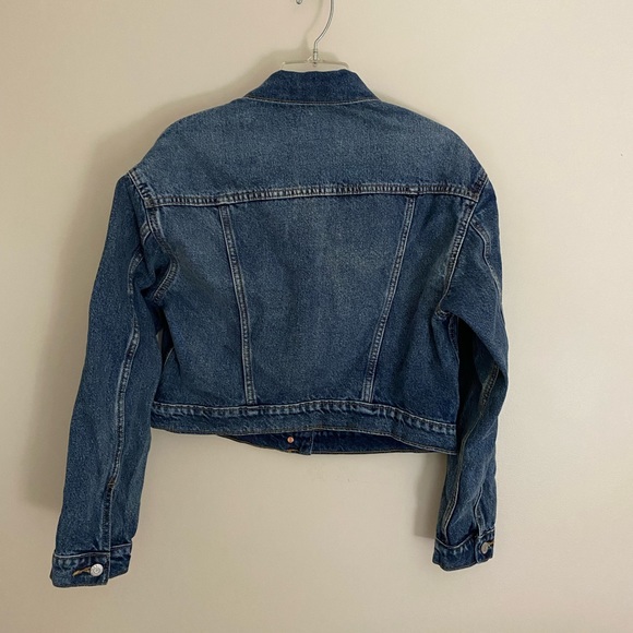Cropped Medium Wash Jean Jacket - Picture 4 of 16